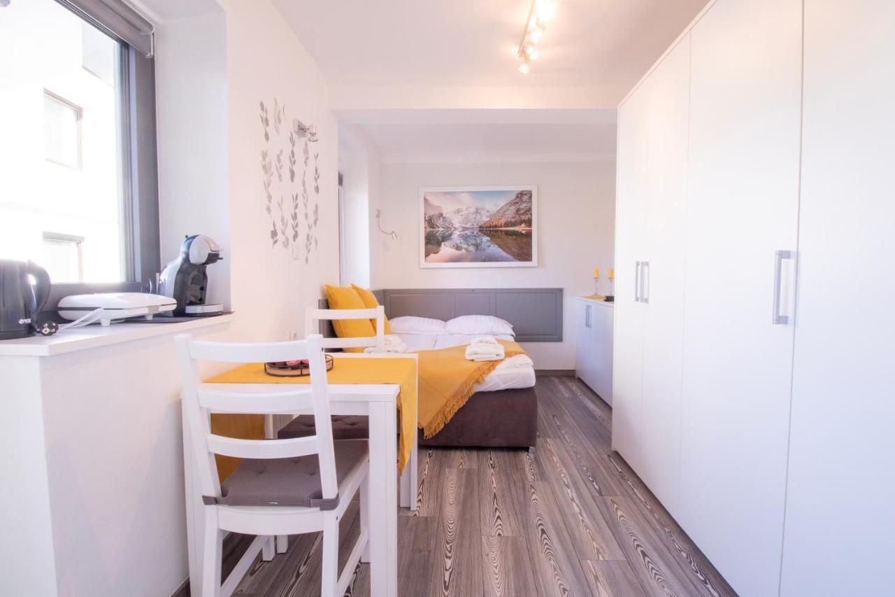House Apartment *