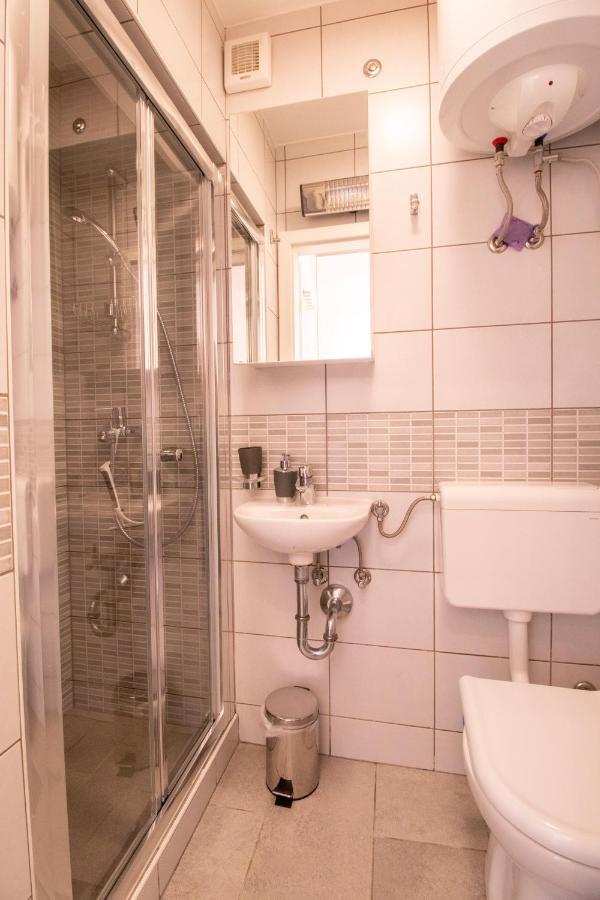 House Apartment *